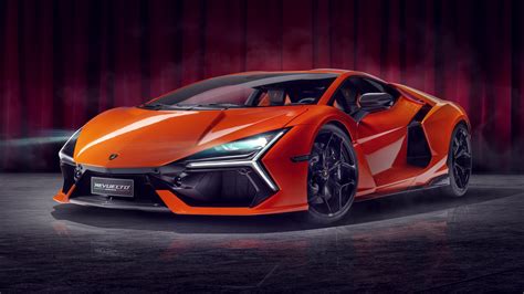 This is the new 217mph, hybrid Lamborghini Revuelto hypercar | Top Gear