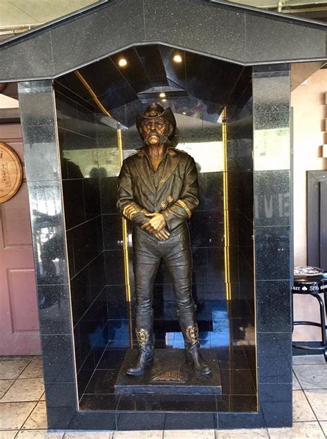 Lemmy bronze statue unveiled at LA’s Rainbow Bar & Grill