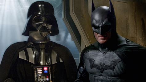 Batman se enfrenta contra Darth Vader en una épica batalla