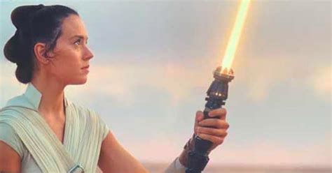 What color is Rey's new lightsaber? ~ Science Fiction & Fantasy ...