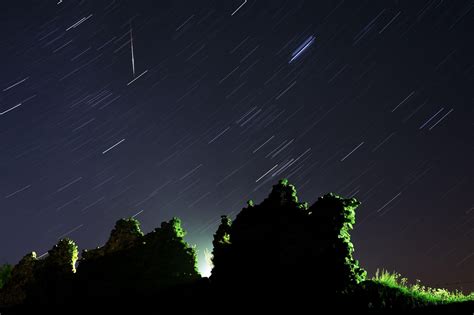 Perseid Meteor Shower : Perseid meteor shower to light up night sky ...