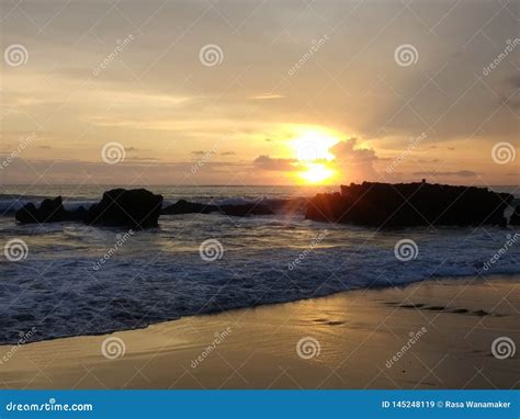 Sunset on a Black Sand Beach Stock Image - Image of black, horizon ...