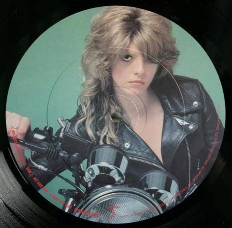 Girlschool - Kelly Johnson | レザー, ファッション, フェチ