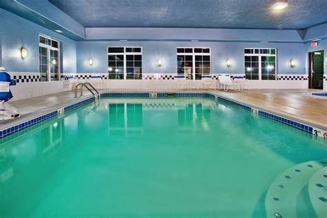 Holiday Inn Express Pendleton, an IHG Hotel Pool Pictures & Reviews ...