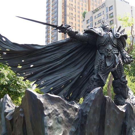 Arthas Lich King statue