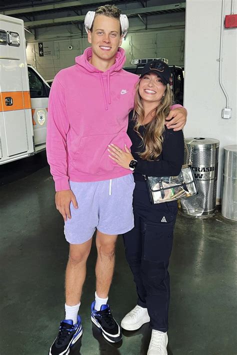 Joe Burrow, girlfriend Olivia Holzmacher get cozy after Bengals' win