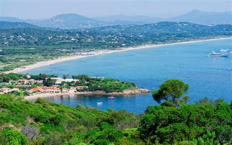 St Tropez beaches | Saint tropez beach, Provence-alpes-côte d'azur ...