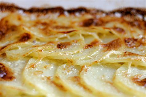 gratin dauphinois (potatoes au gratin)