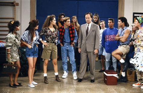 'Saved By the Bell' Turns 25: Look Back on the Show's Best Fashions ...