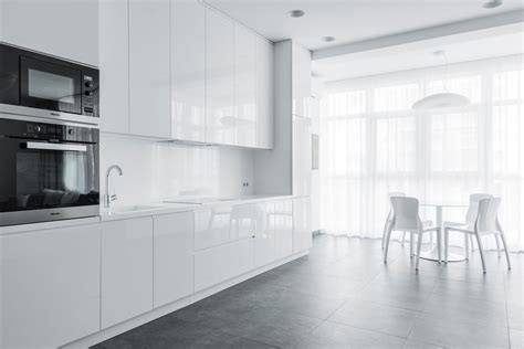 7 advantages of high gloss kitchen cabinets in renovation