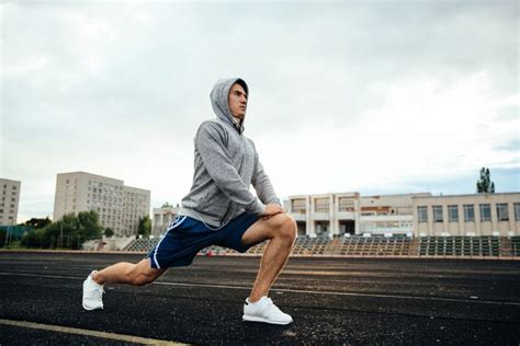 5 Reasons to Do Bodyweight Lunges Every Day