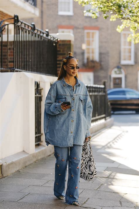 The Best Street Style From London Fashion Week Spring 2023 | Who What Wear