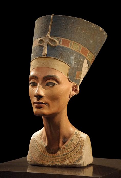 Tutankhamun's Tomb May Also Lead to the Tomb of Nefertiti, According to ...