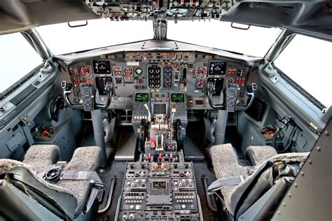 1988 Boeing 737-300 Cockpit : r/boeing