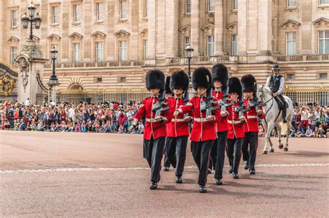 Buckingham Palace Changing Of The Guards April 2024 - Dorene Willyt