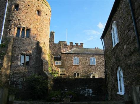 TIVERTON CASTLE - Reviews (Devon)