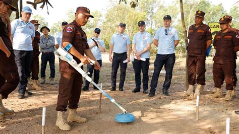 Cambodia, Japan hold demining training for Ukrainian personnel