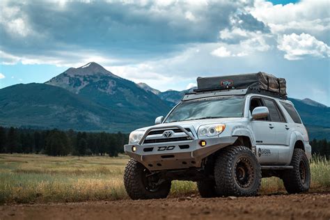 Lifted 2004 Toyota 4Runner on 35s – Built for Wheeling in the Mountains