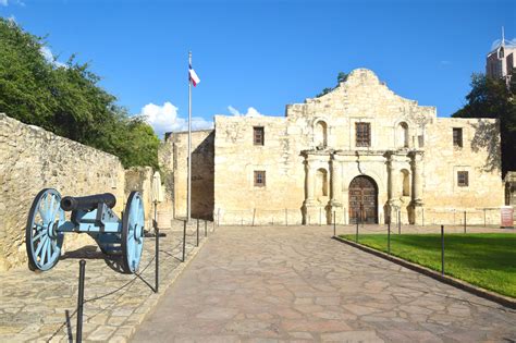 The Alamo in San Antonio - A Historic Texan Landmark – Go Guides