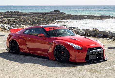 Red Nissan GTR Rocket Bunny Pandem : carporn