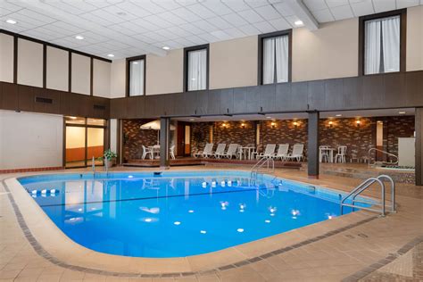 Ramada by Wyndham Albert Lea | Albert Lea, MN Hotels