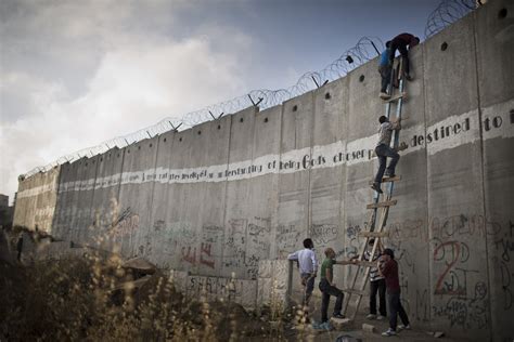 Documenting both sides of the Separation Wall, an Israel-Palestine ...