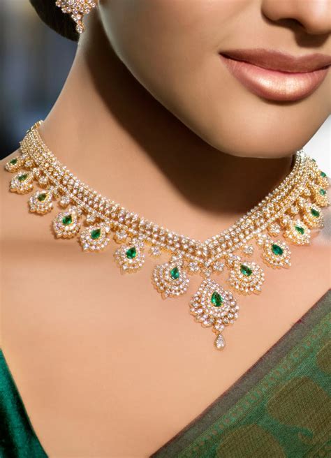 MALAR WORLD: Emerald Necklace Designs