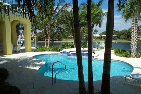 Ferrer & Associates- Custom Home | Palm Beach Waterfront | South Florida