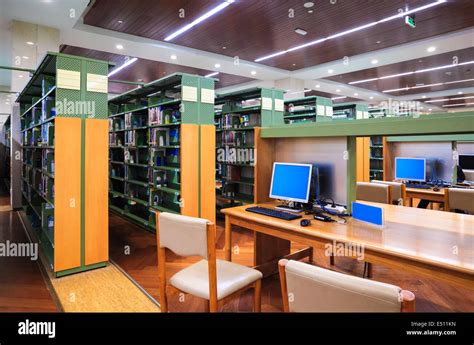 modern library interior Stock Photo - Alamy