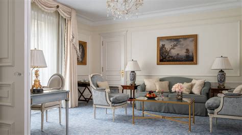 Luxury Hotel Suites in Paris | Four Seasons Hotel Goerge V. Paris