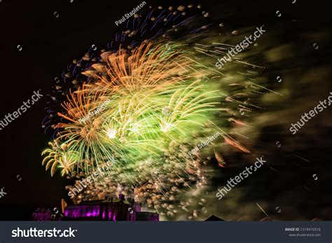 Nye Fireworks Over Edinburgh Castle Stock Photo 1319410316 | Shutterstock