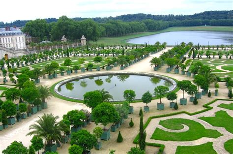 Versailles Palace: Day Trip to the Royal Gardens | Bonjour Paris