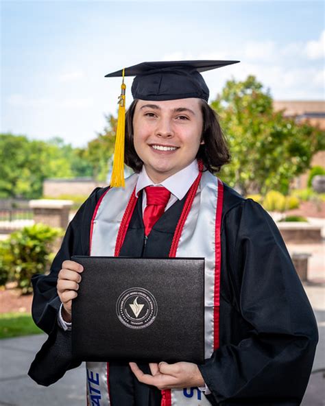 Sumner County Middle College High School Graduation Portraits - May 22 ...