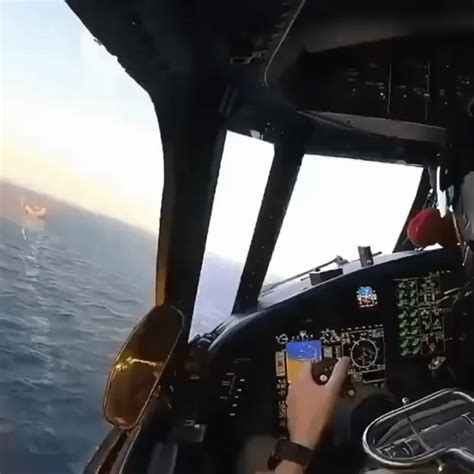 E-2 Hawkeye cockpit view landing on an aircraft carrier [Frickin ...