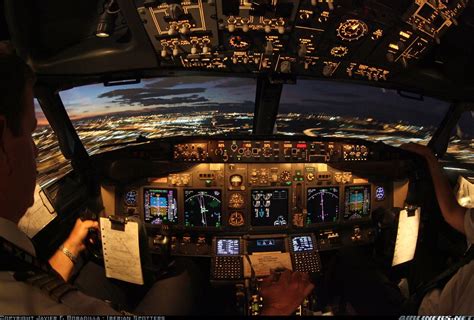 Boeing 737 Cockpit Wallpaper