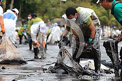 THAILAND-ENVIRONMENT-OIL-POLLUTION Editorial Stock Image - Image: 32965029