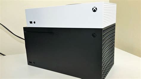 We Have The Xbox Series X And Series S Mockup Consoles: A Closer Look ...