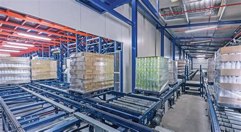 Pallet Conveyor Systems | Automated warehouses - Mecalux.com