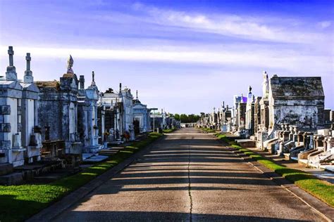 New Orleans Cemetery Insiders Tour - TripShock!