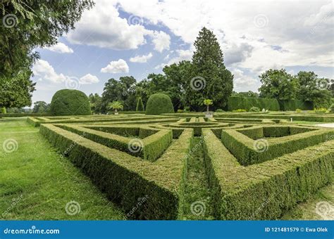 Garden Maze in a Palace Park Editorial Stock Image - Image of ...