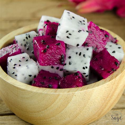 23 Delicious Dragon Fruit Recipes (Breakfasts, Salads and Desserts)