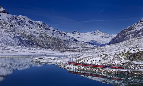 Lago Bianco & Lago Nero (2,300 m) | Switzerland Tourism