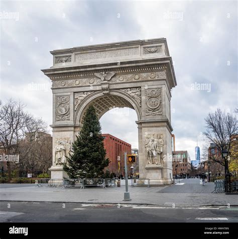 Washington square park arch hi-res stock photography and images - Alamy