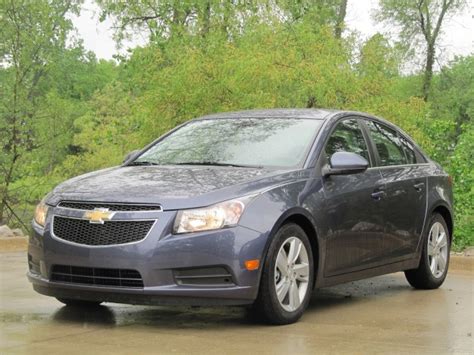 Diesel Vs Electric Chevrolet: Cruze Diesel Vs Volt Sales In 2013