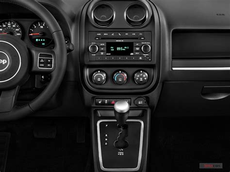 2012 Jeep Patriot: 22 Interior Photos | U.S. News