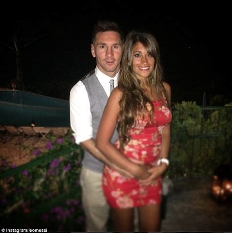 Lionel Messi and girlfriend Antonella Roccuzzo holiday before Barcelona ...