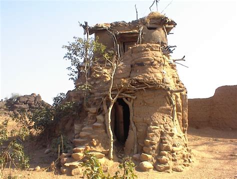 Bolgatanga Blind Man House | Mud house, Architecture, Unusual homes