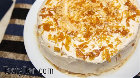 Caramel Crunch Cake | TastyDen