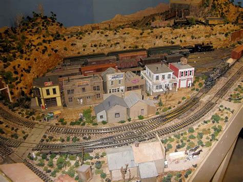 HO train layouts 4x8 - Model railroad layouts plansModel railroad ...