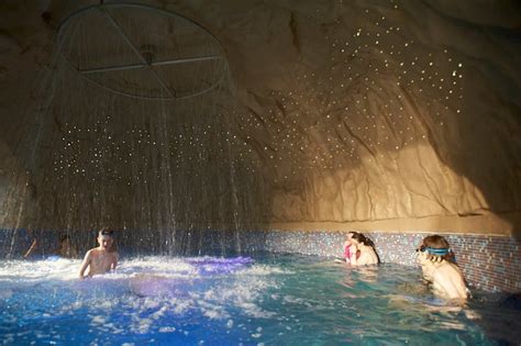 Experience the Butlins sparkle at Splash Waterworld Skegness! | Butlins ...